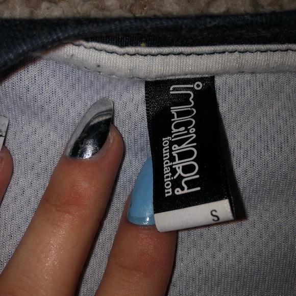 Graphic t - Picture 3 of 4